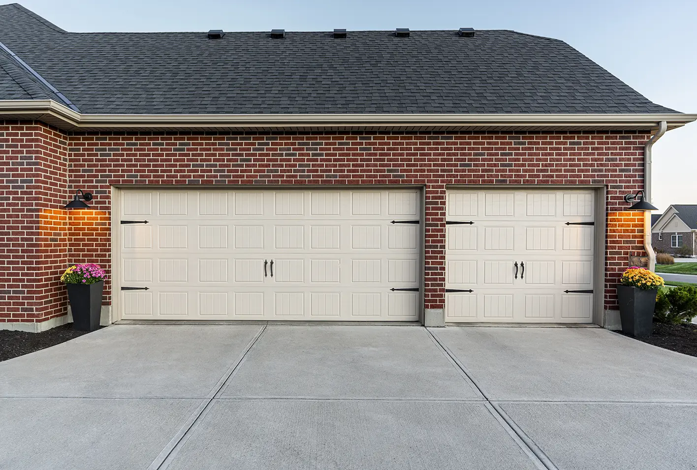 Residential garage door design reference